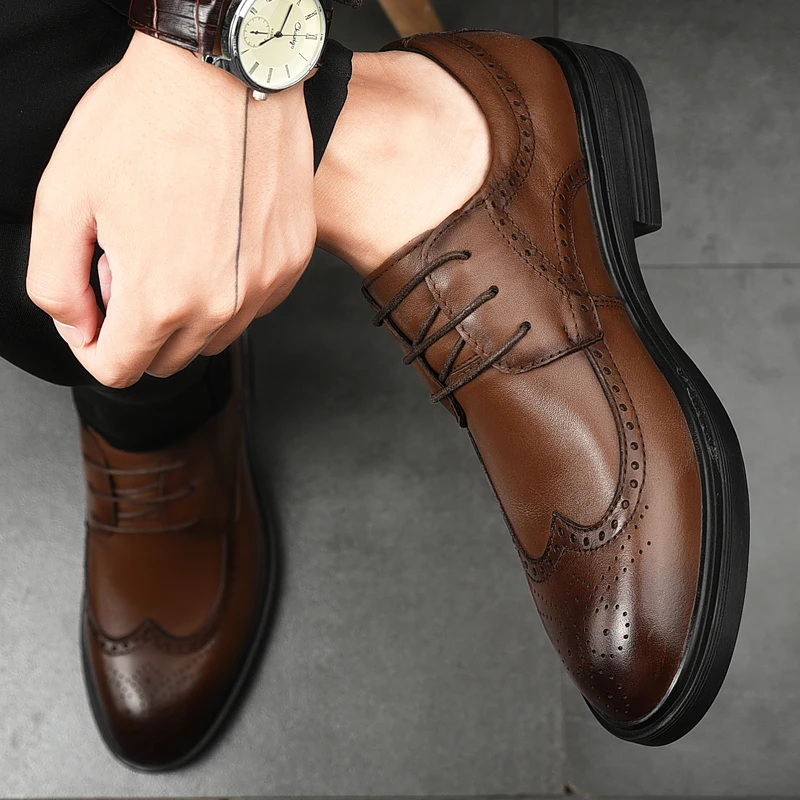High Quality Men Comfortable Footrest Bloch Carved Leather Shoes Fashion Brand Round Toe Banquet Business Casual Leather Shoes
High Quality Men Comfortable Footrest Bloch Carved Leather Shoes Fashion Brand Round Toe Banquet Business Casual Leather Shoes