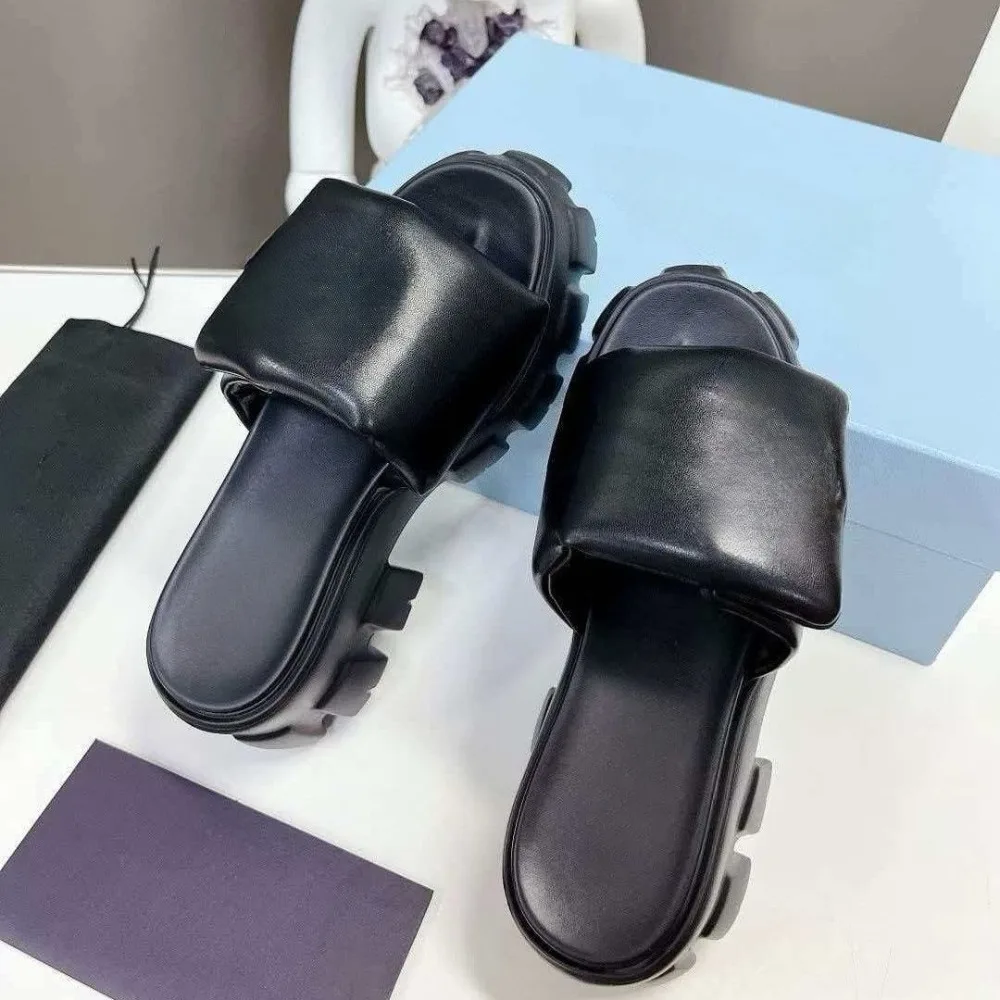 2026 Spring Summer New Women's Platform Sponge Slides Thick Sole Single Strap Sandals All-Matching Coastal Grandmother Clean Girl Aesthetic Cloud-Like Comfort Stable Lift Design Non-Slip Rubber Sole for Women Girls Beach Resort Daily Errands
2026 Spring Summer New Women's Platform Sponge Slides Thick Sole Single Strap Sandals All-Matching Coastal Grandmother Clean Girl Aesthetic Cloud-Like Comfort Stable Lift Design Non-Slip Rubber Sole for Women Girls Beach Resort Daily Errands