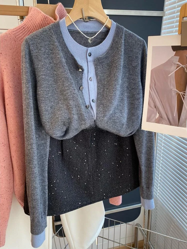 Spring New Style Women's Knitted Open Cardigan Single Button Color Block Sweater Lazy Fashion Age Reduction Long Sleeve round...
Spring New Style Women's Knitted Open Cardigan Single Button Color Block Sweater Lazy Fashion Age Reduction Long Sleeve round...