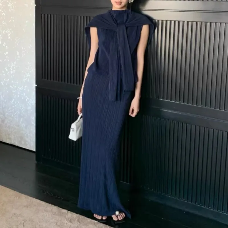 Elegant and stylish Summer Suit Pleated Sleeveless Vest Halter Long One Piece Wrap Skirt Womens Two Peice Sets
Elegant and stylish Summer Suit Pleated Sleeveless Vest Halter Long One Piece Wrap Skirt Womens Two Peice Sets