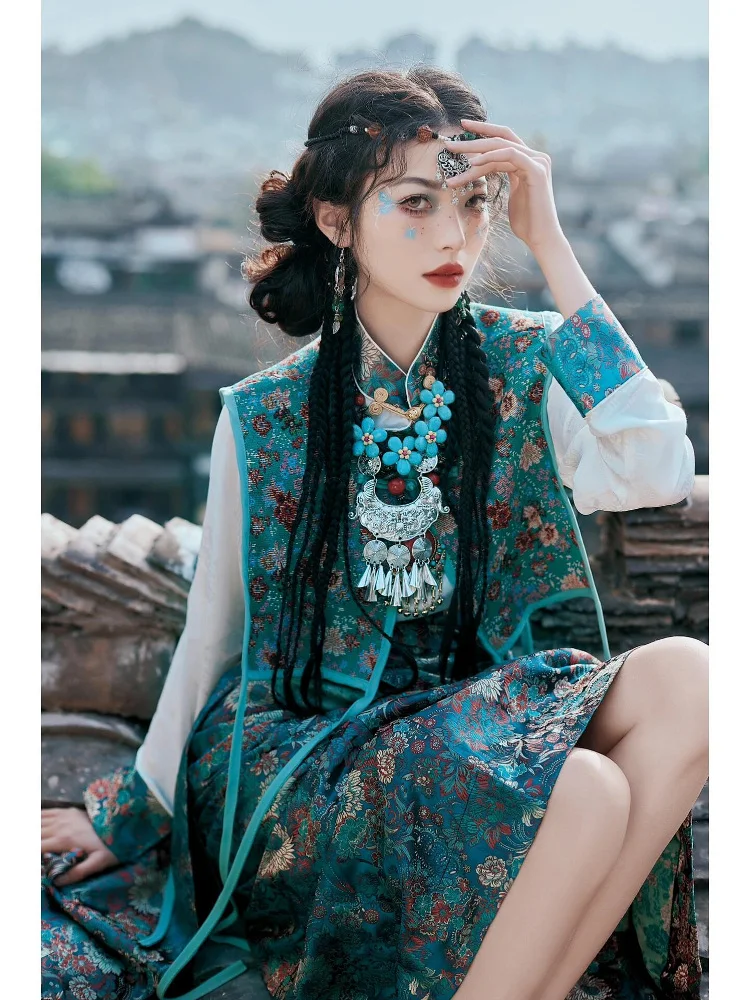 New Ethnic Tibetan Costume Set Traditional Bolat Dance Photography Tibetan Minority Wardrobe Stage Performance Women's Fashion
New Ethnic Tibetan Costume Set Traditional Bolat Dance Photography Tibetan Minority Wardrobe Stage Performance Women's Fashion