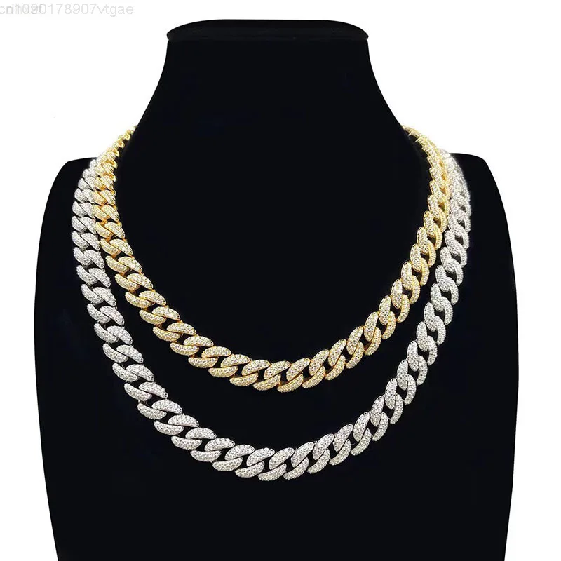 New European and American Hip Hop Cuban Chain Full Inlaid Moissanite 925 Silver Necklace
New European and American Hip Hop Cuban Chain Full Inlaid Moissanite 925 Silver Necklace