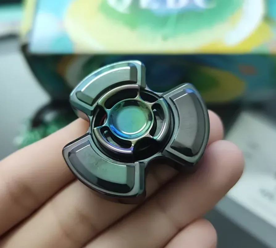 Used EDC QEDC Zirconium Rainbow Source Mini spinner Fingertip gyroscope Decompression toys
Used EDC QEDC Zirconium Rainbow Source Mini spinner Fingertip gyroscope Decompression toys