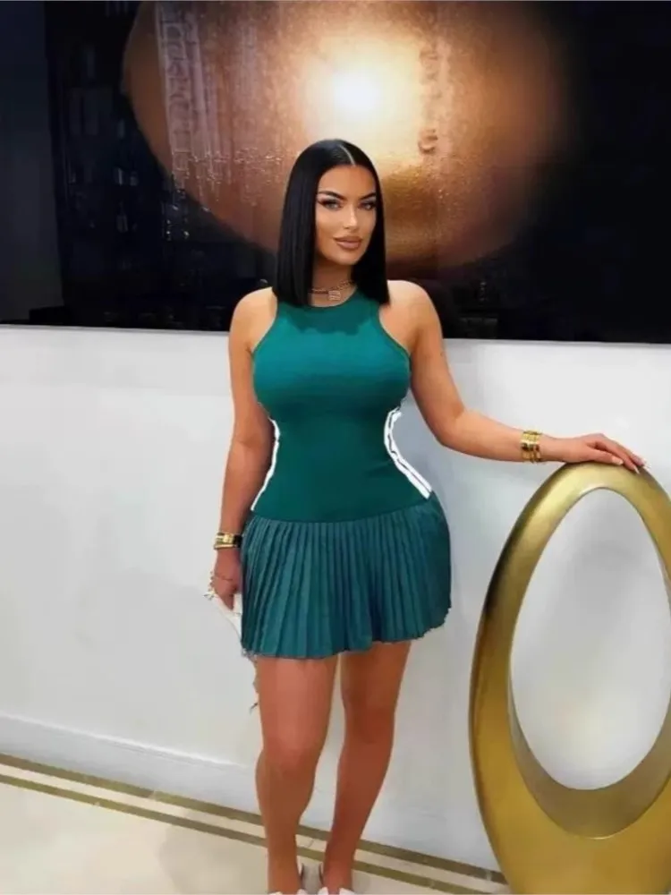 Fashion O-neck Sleeveless Vest Dress Women Elegant Autumn Solid Color Spliced slim Fit Pleated Skirt Casual Mini Dress Female
Fashion O-neck Sleeveless Vest Dress Women Elegant Autumn Solid Color Spliced slim Fit Pleated Skirt Casual Mini Dress Female