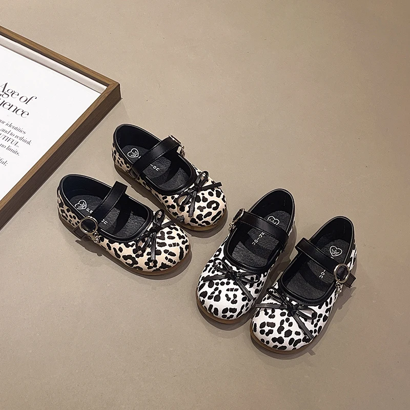 Girls Leopard Mary Jane Shoes Round Toe Non-Slip Kids Flats Princess Shoes with Bow-knot Spring Autumn Children Leather Shoes
Girls Leopard Mary Jane Shoes Round Toe Non-Slip Kids Flats Princess Shoes with Bow-knot Spring Autumn Children Leather Shoes