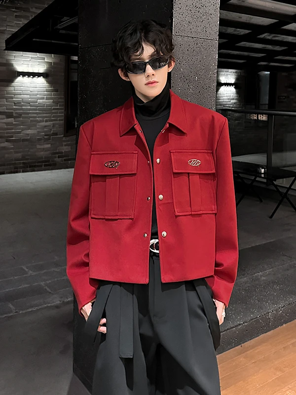 Ретро-пиджак из шерсти винного цвета для мужчин, с дизайнерскими подплечниками, короткий, пошив на заказ, новый китайский стиль, модный костюм, модель M
Ретро-пиджак из шерсти винного цвета для мужчин, с дизайнерскими подплечниками, короткий, пошив на заказ, новый китайский стиль, модный костюм, модель M