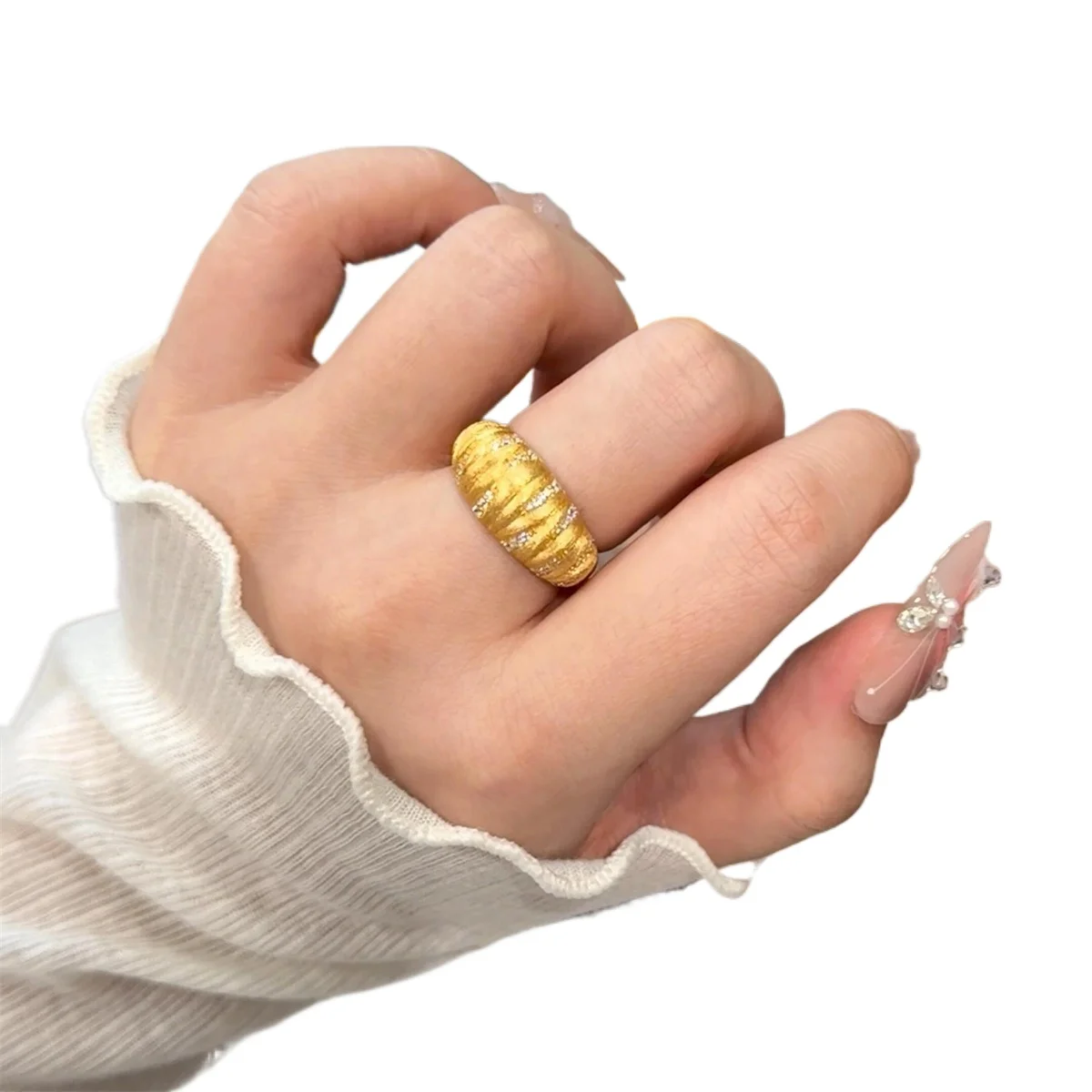 Brushed three-dimensional satin pumpkin ring, flash diamond retro personalized index finger ring
Brushed three-dimensional satin pumpkin ring, flash diamond retro personalized index finger ring