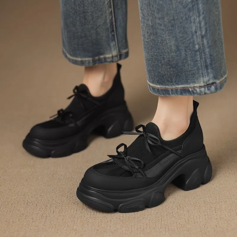 Повседневные универсальные женские кроссовки на толстой подошве, новинка 2025, черные женские вулканизированные туфли с круглым носком и узлом-бабочкой
Повседневные универсальные женские кроссовки на толстой подошве, новинка 2025, черные женские вулканизированные туфли с круглым носком и узлом-бабочкой