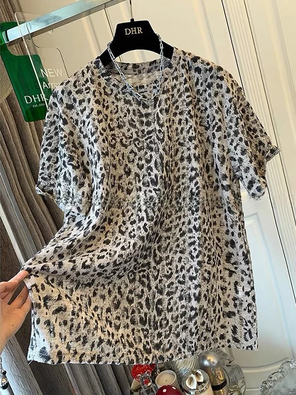 plus Size 300 Pounds Women's T-Shirt Short Sleeve Loose Fit Fashionable Slimming Summer Top Leopard Print Casual Style
plus Size 300 Pounds Women's T-Shirt Short Sleeve Loose Fit Fashionable Slimming Summer Top Leopard Print Casual Style