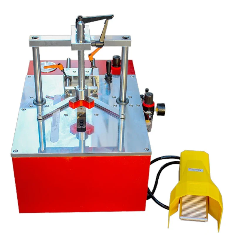 Photo frame corner nailing machine Desktop pneumatic frame mounting corner nailing machine 45° photo frame corner cutting
Photo frame corner nailing machine Desktop pneumatic frame mounting corner nailing machine 45° photo frame corner cutting