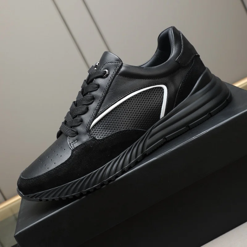 Men's leather splicing breathable fabric high-quality classic fashion casual sports shoes
Men's leather splicing breathable fabric high-quality classic fashion casual sports shoes