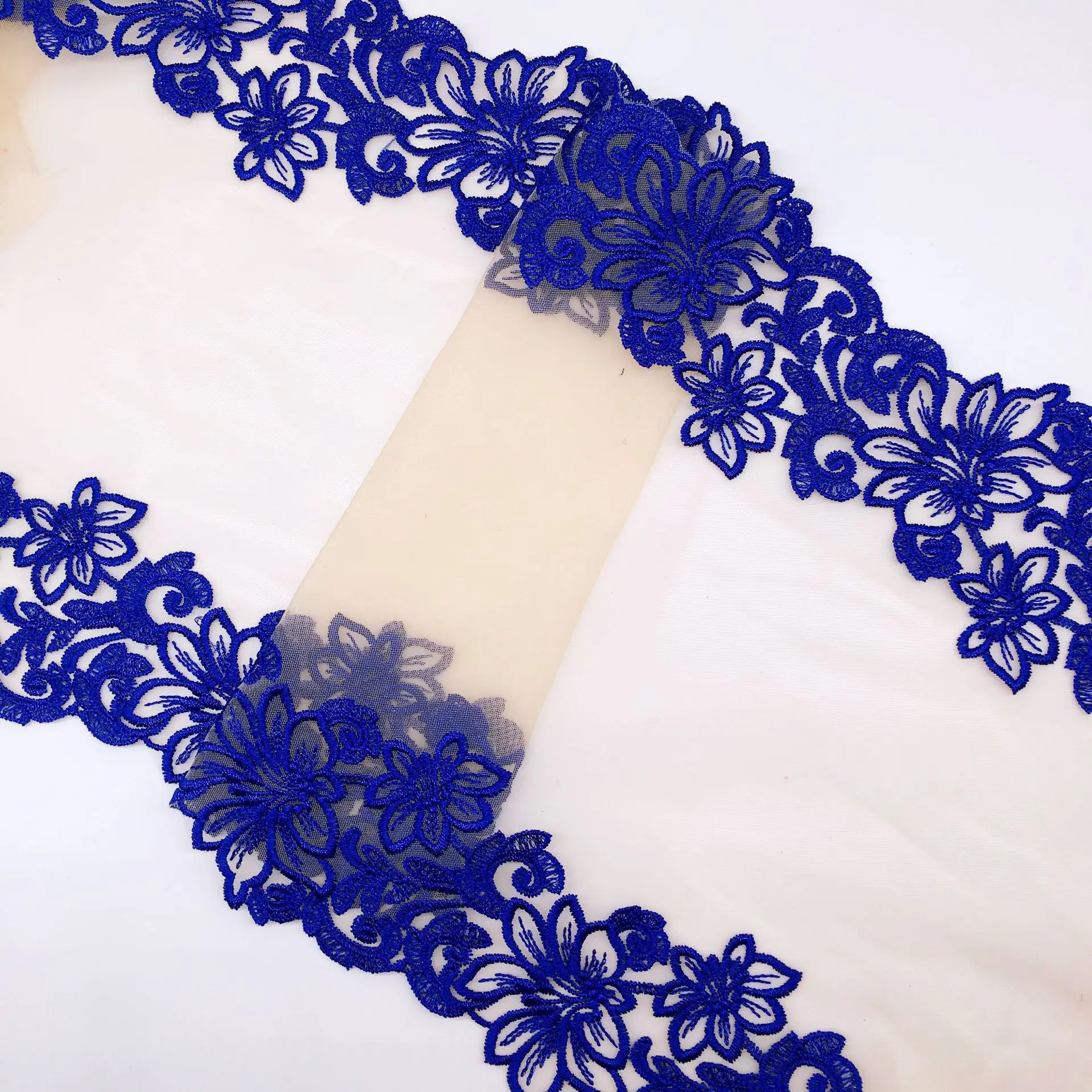 300 Yards Blue Flower Embroidery Delicate Mesh Lace Trims Dress DIY Handmade Lace Fabric for Bra Lingerie
300 Yards Blue Flower Embroidery Delicate Mesh Lace Trims Dress DIY Handmade Lace Fabric for Bra Lingerie