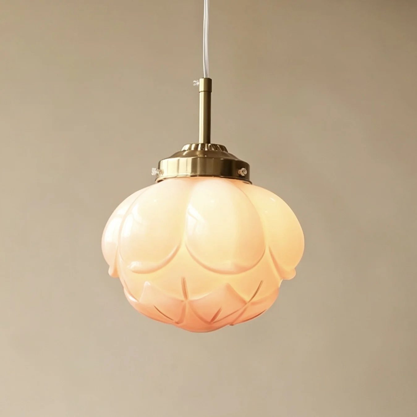 Creamy Minimalist Flower Bud Pendant Light - Viral High-End Single-Head Pink Decor Lamp for Bedroom Bedside & Dining Room
Creamy Minimalist Flower Bud Pendant Light - Viral High-End Single-Head Pink Decor Lamp for Bedroom Bedside & Dining Room