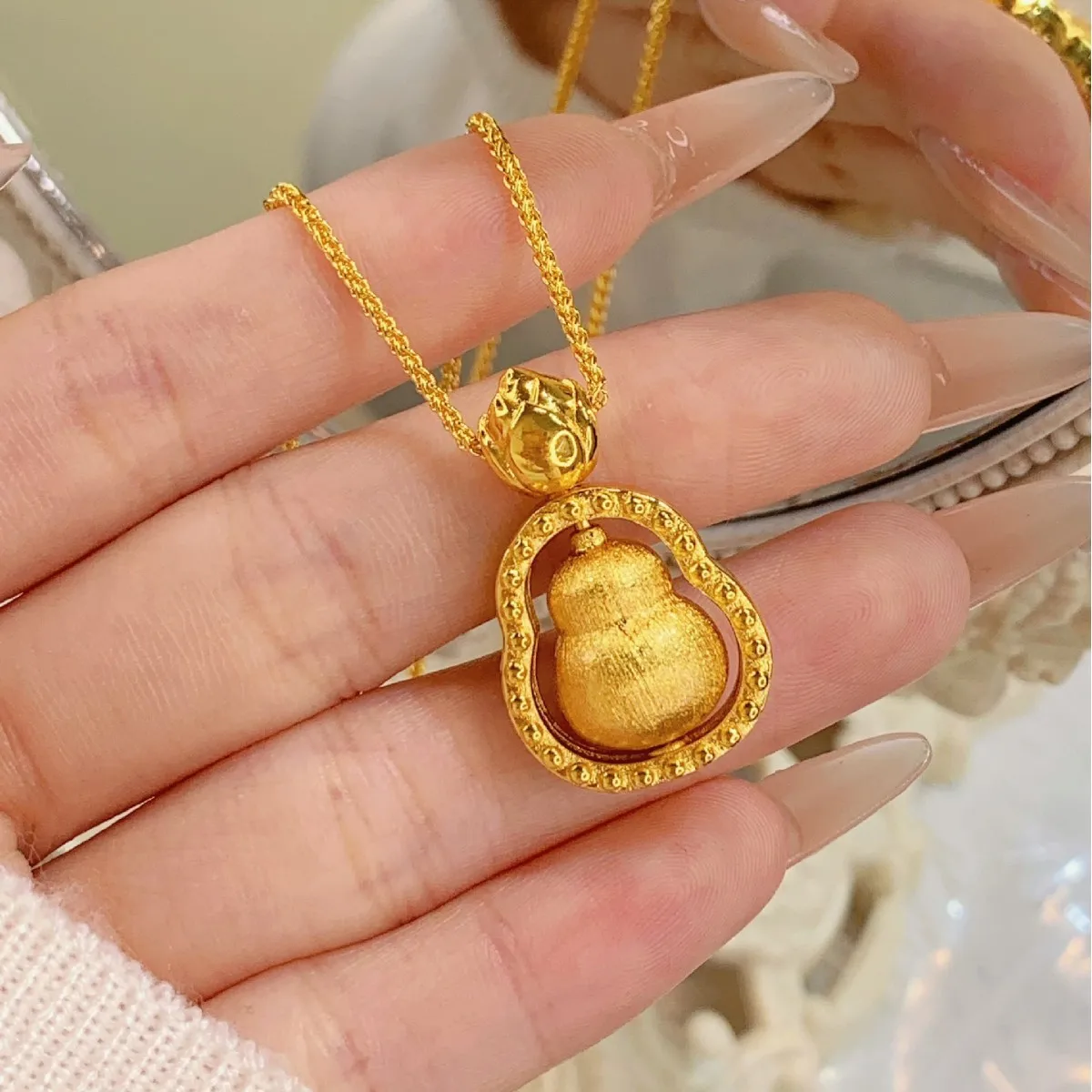 Luxury 24K 9999 Pure Gold real gold Lotus Gourd Pendant Rotatable Women Necklace
Luxury 24K 9999 Pure Gold real gold Lotus Gourd Pendant Rotatable Women Necklace
