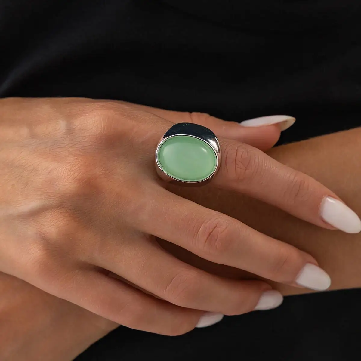 IngeSight.Z Vintage Oval Green Resin Finger Ring Women Minimalist Geometry Irregular Silver Color Rings Wedding Party Jewelry
IngeSight.Z Vintage Oval Green Resin Finger Ring Women Minimalist Geometry Irregular Silver Color Rings Wedding Party Jewelry