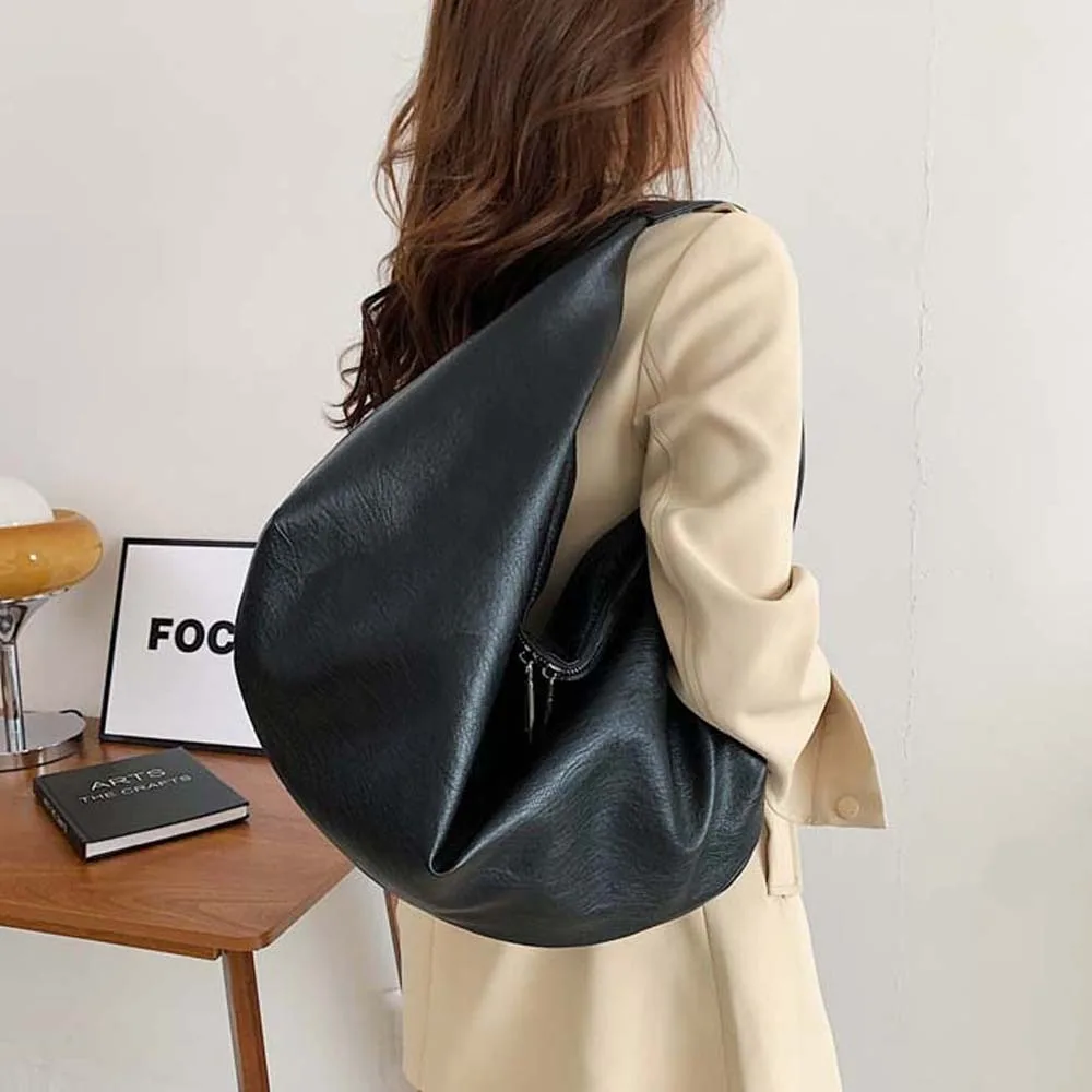 Fashionable Casual PU Dumpling Bag Retro Japanese Style Large Capacity Underarm Bag Polyester Anti-splash Water Tote Bag Work
Fashionable Casual PU Dumpling Bag Retro Japanese Style Large Capacity Underarm Bag Polyester Anti-splash Water Tote Bag Work