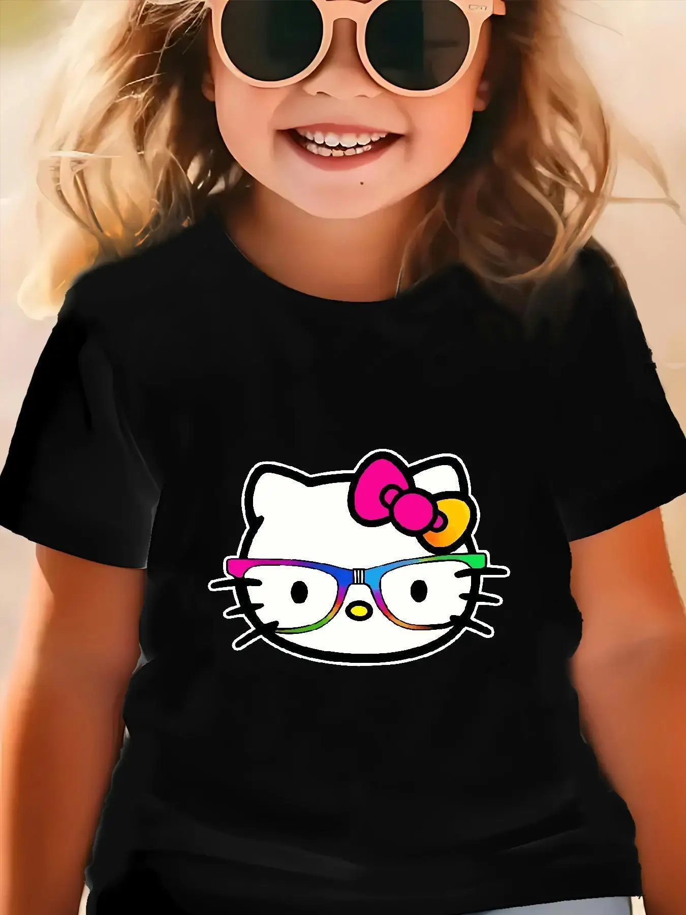 Модные солнцезащитные очки Sanrio Hello Kitty с принтом, летняя детская футболка с милым котом, материал из 100% хлопка, модный простой дизайн
Модные солнцезащитные очки Sanrio Hello Kitty с принтом, летняя детская футболка с милым котом, материал из 100% хлопка, модный простой дизайн