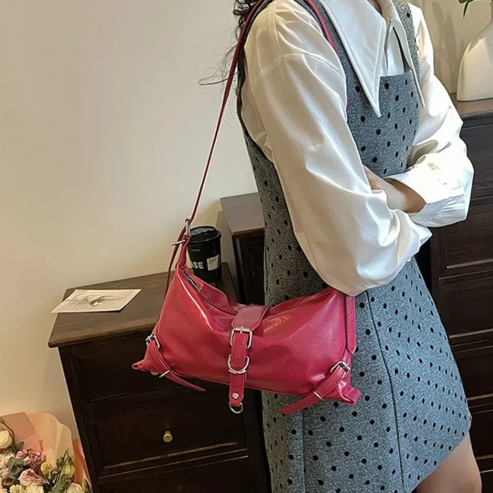 Large Capacity PU Leather Shoulder Bag Korean Style Punk Texture Handbag Adjustable Strap Solid Color Lock Buckle Crossbody Bag
Large Capacity PU Leather Shoulder Bag Korean Style Punk Texture Handbag Adjustable Strap Solid Color Lock Buckle Crossbody Bag
