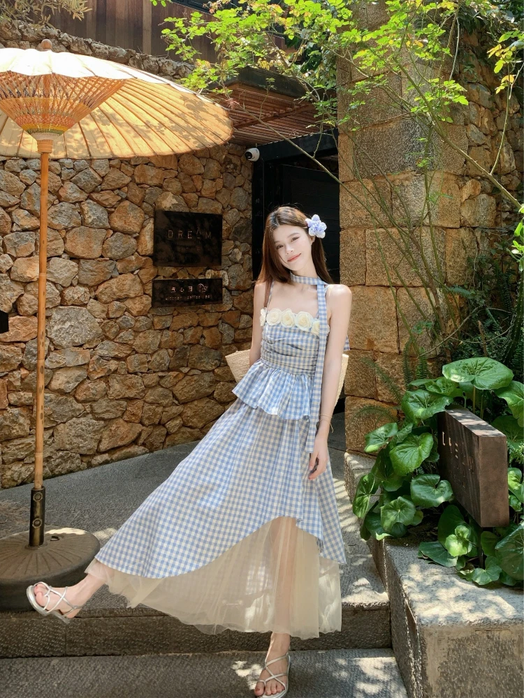 French style vacation plaid set women's summer 2025 new three-dimensional flower suspender irregular skirt two-piece set
French style vacation plaid set women's summer 2025 new three-dimensional flower suspender irregular skirt two-piece set