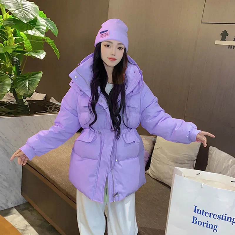2025 Winter Loose Big Pocket Drawstring Waist Women Down Cotton-padded Jacket Casual Korean Long Sleeve Warm Cotton Parkas Coat
2025 Winter Loose Big Pocket Drawstring Waist Women Down Cotton-padded Jacket Casual Korean Long Sleeve Warm Cotton Parkas Coat