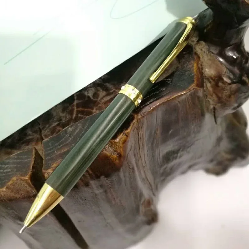 Оптовая продажа нефритовых офисных деловых подарков Hetian Jade Jade Pen Шариковая ручка из серого нефрита
Оптовая продажа нефритовых офисных деловых подарков Hetian Jade Jade Pen Шариковая ручка из серого нефрита