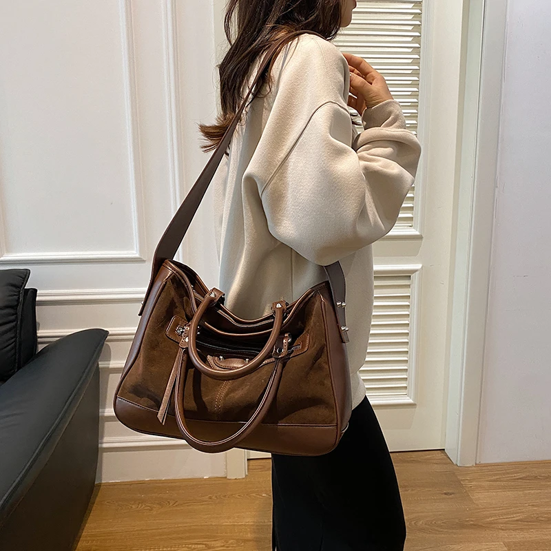 Элегантная женская модная роскошная кожаная дизайнерская сумка через плечо через плечо для современной шикарной одежды
Элегантная женская модная роскошная кожаная дизайнерская сумка через плечо через плечо для современной шикарной одежды