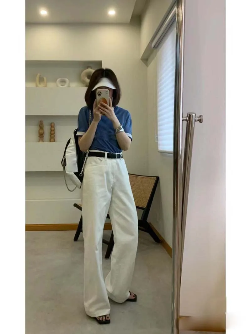 College style women's jeans, fashionable and simple, slim fit, slimming and age reducing, versatile straight leg pants
College style women's jeans, fashionable and simple, slim fit, slimming and age reducing, versatile straight leg pants