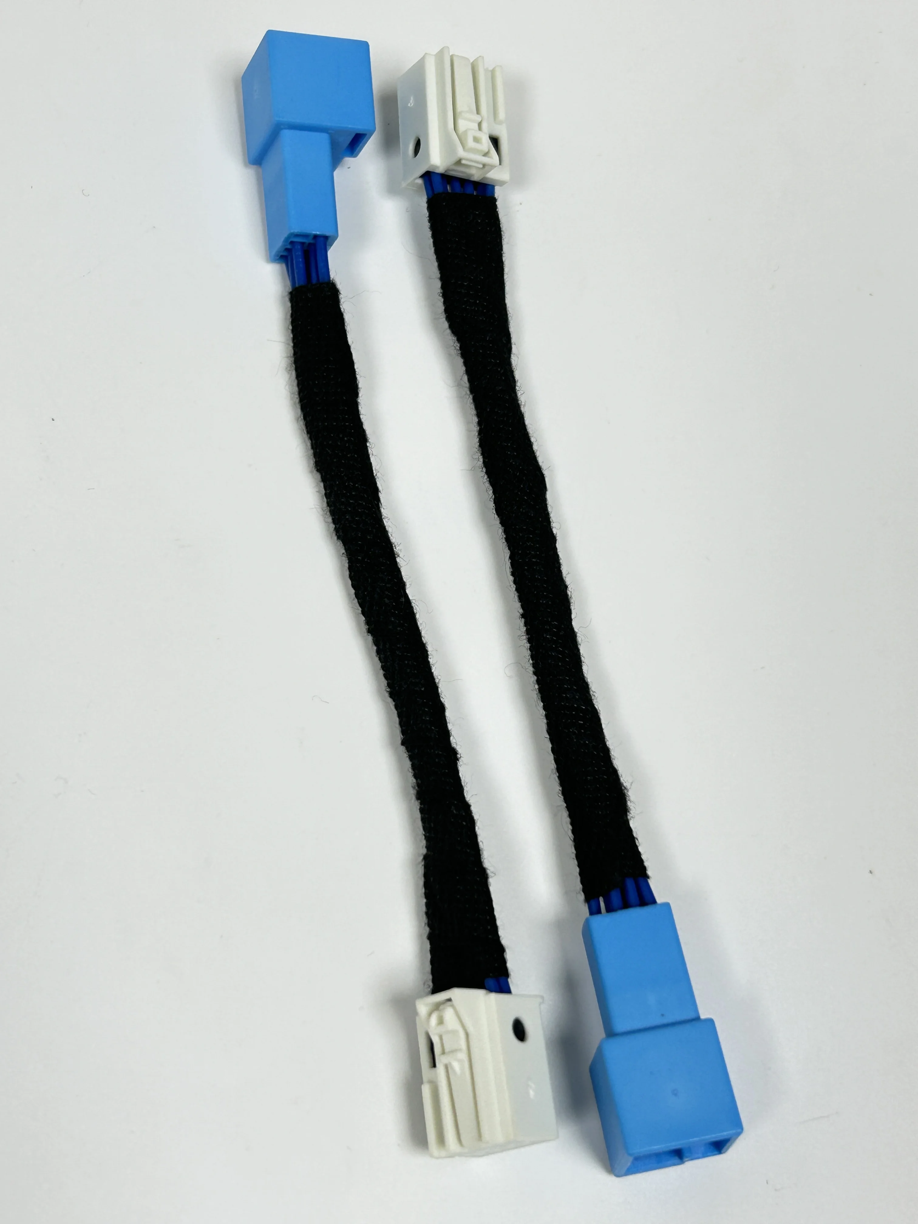 M erce des-ben z W222 taillight old to new adapter plug harness
M erce des-ben z W222 taillight old to new adapter plug harness
