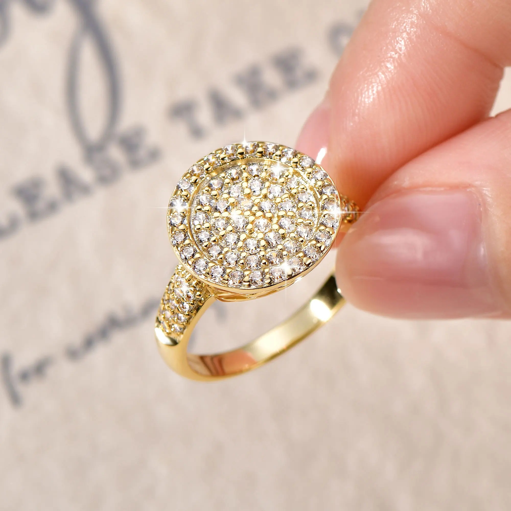 Abestecom VVS1 1.5mm Round Cubic Zirconia Classic Ring for Women D Color Gold Plating Eternity Women Wedding Christmas Gift
Abestecom VVS1 1.5mm Round Cubic Zirconia Classic Ring for Women D Color Gold Plating Eternity Women Wedding Christmas Gift