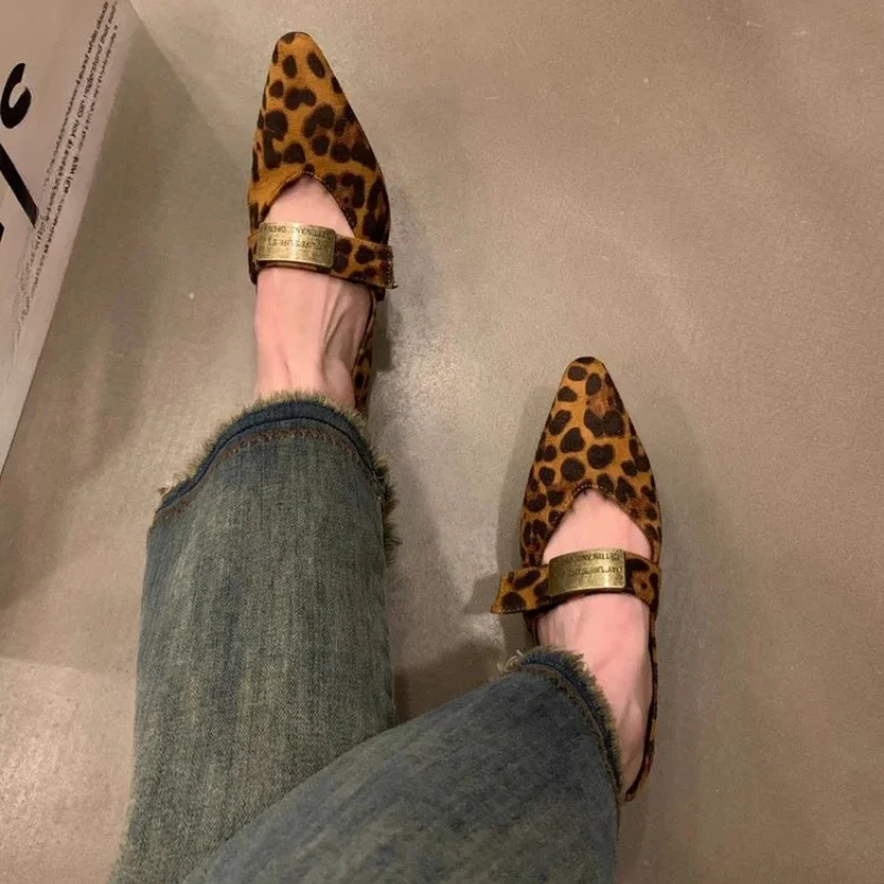 Women Flats Spring Autumn Retro Loafers Shoes for Women Luxury Trend Pointed Toe Women Shoes Mary Jane Shoes Zapatos De Mujer
Women Flats Spring Autumn Retro Loafers Shoes for Women Luxury Trend Pointed Toe Women Shoes Mary Jane Shoes Zapatos De Mujer