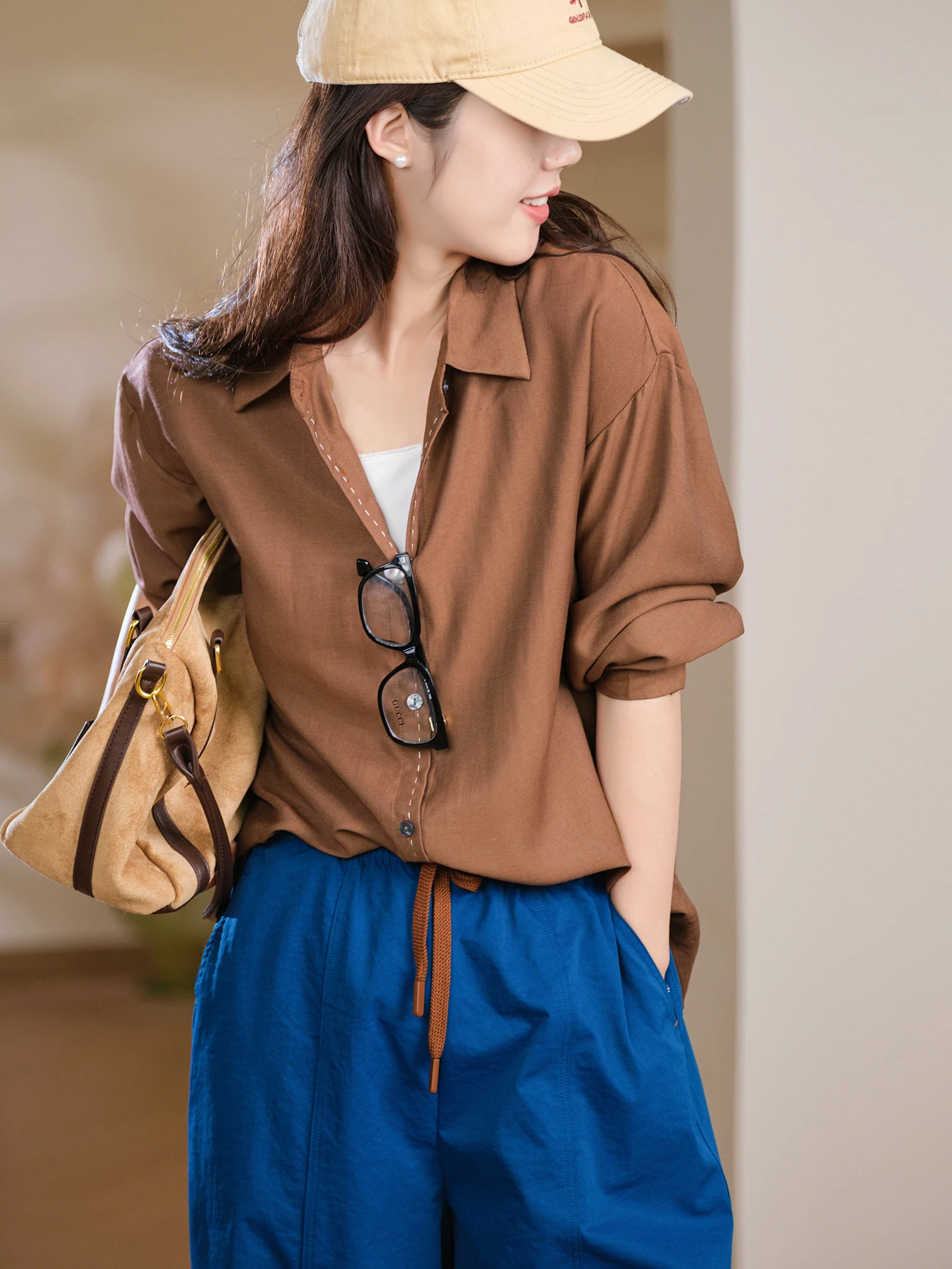 Casual Style Cotton Linen Blend Shirt with Multiple Buttons Decorative Stitching Cuff Flip Collar Women's Loose Fit Long Sleeve
Casual Style Cotton Linen Blend Shirt with Multiple Buttons Decorative Stitching Cuff Flip Collar Women's Loose Fit Long Sleeve