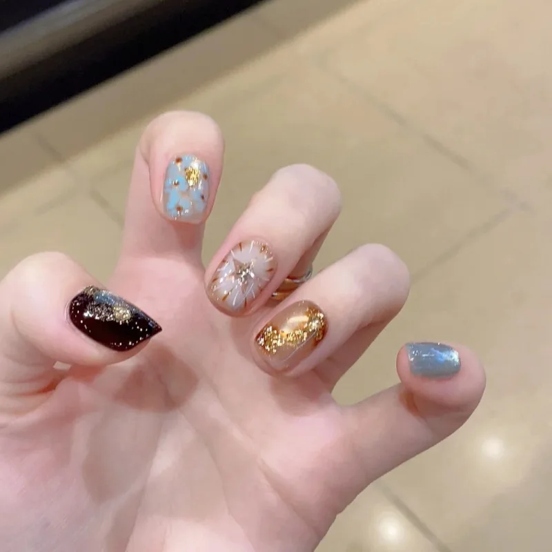 10pcs Smudge Cat's Eye Handmade Nails Tips Glitter Star Design Short Square Fake Nail Art Blue Design Press on False Nails Sets
10pcs Smudge Cat's Eye Handmade Nails Tips Glitter Star Design Short Square Fake Nail Art Blue Design Press on False Nails Sets