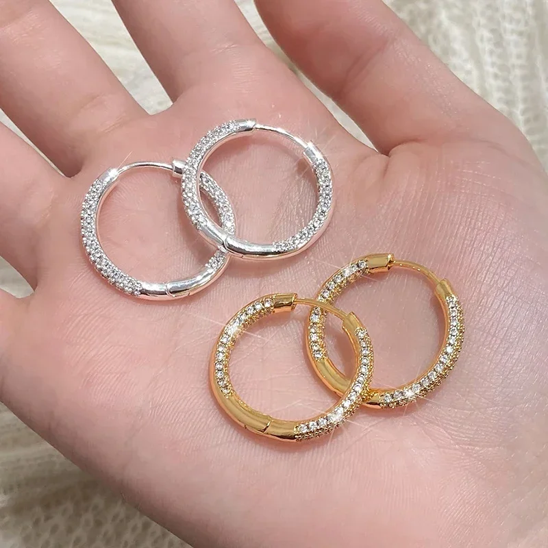 Real 925 Sterling Silver Sparkling Zircon Round Hoop Earrings for Women Classic Fine Jewelry Exquisite Light Luxury Accessories
Real 925 Sterling Silver Sparkling Zircon Round Hoop Earrings for Women Classic Fine Jewelry Exquisite Light Luxury Accessories