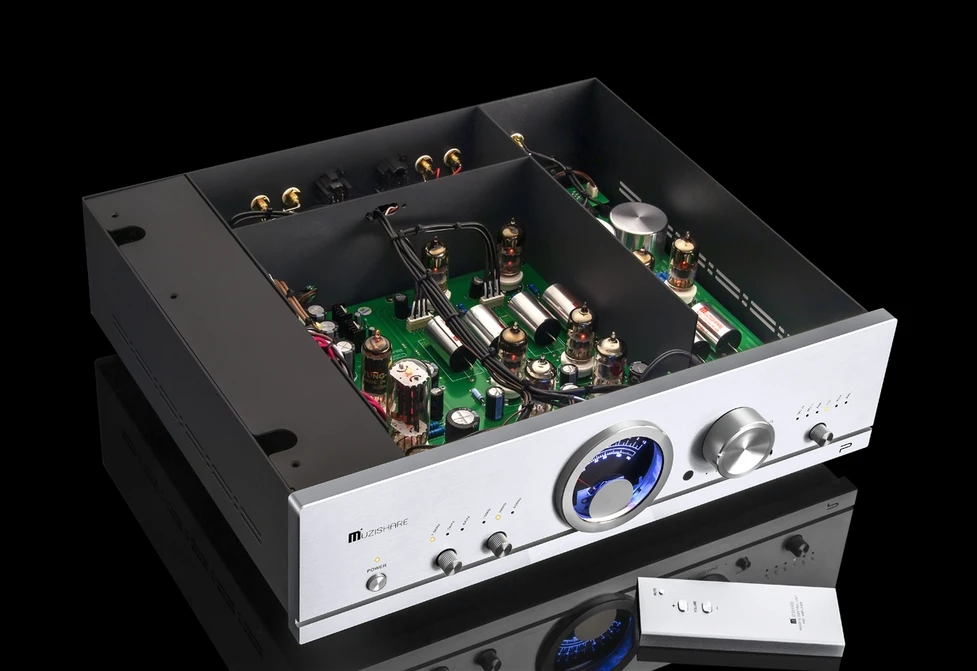 MUZISHARE R90 stereo tube Preamplifier With frequency adjustment XLR input and output
MUZISHARE R90 stereo tube Preamplifier With frequency adjustment XLR input and output