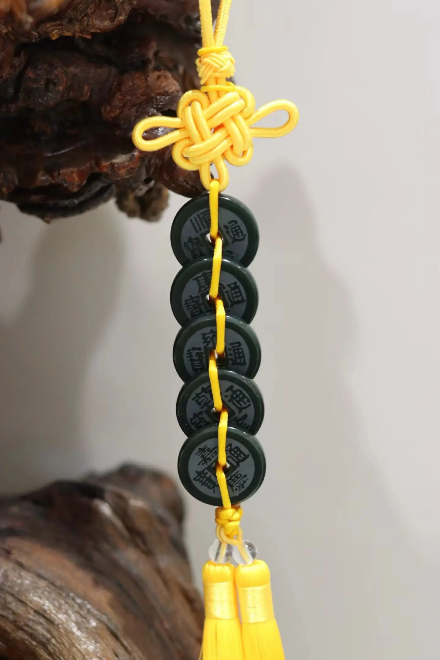 Natural Hetian Jade Meticulously Carved Oriental Jades Warm Beautiful FengShui Decorative Pendant Fine Jewellry
Natural Hetian Jade Meticulously Carved Oriental Jades Warm Beautiful FengShui Decorative Pendant Fine Jewellry