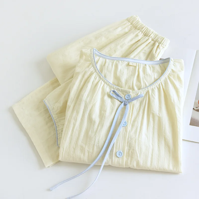 Summer Women's Pajamas Two Piece Set Bow Applique Cotton Crepe Thin Short Sleeves Shirt Pants Homewear
Summer Women's Pajamas Two Piece Set Bow Applique Cotton Crepe Thin Short Sleeves Shirt Pants Homewear
