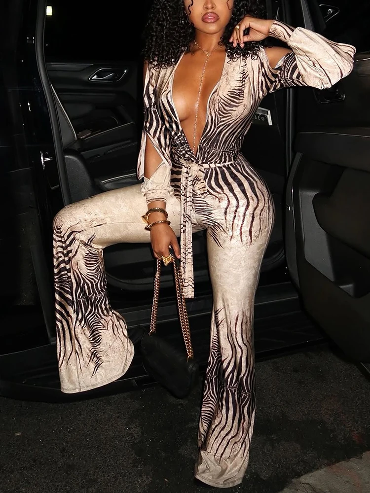 Kliou Stripe Patchwork Flared Jumpsuit Woman Deep V-Neck Hollow Off Shoulder Full Sleeve High Street Sexy Fashion Style Overalls
Kliou Stripe Patchwork Flared Jumpsuit Woman Deep V-Neck Hollow Off Shoulder Full Sleeve High Street Sexy Fashion Style Overalls