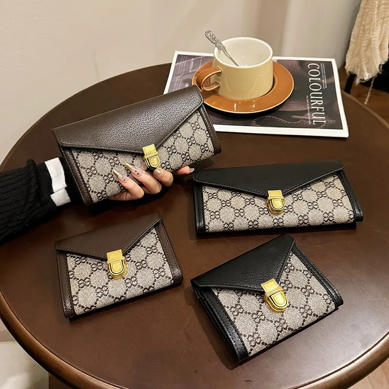 Elegant Female Wallet Mini Bag, Compact Multifunctional Design With Easy To Carry Features And Premium Materials 
Elegant Female Wallet Mini Bag, Compact Multifunctional Design With Easy To Carry Features And Premium Materials