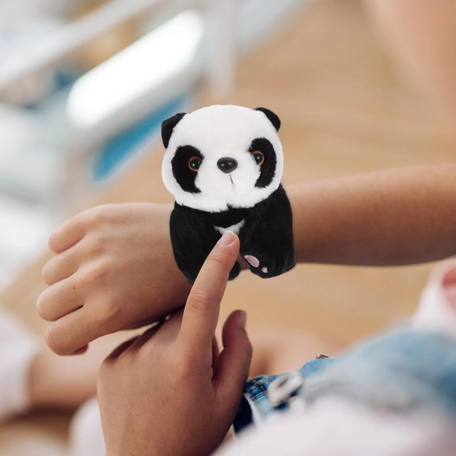 Adorable Stuffed Panda Slap Bracelet Soft Warm Animal Snap Wristband Cute Interactive Patting Ring Festival Decorative Snap
Adorable Stuffed Panda Slap Bracelet Soft Warm Animal Snap Wristband Cute Interactive Patting Ring Festival Decorative Snap