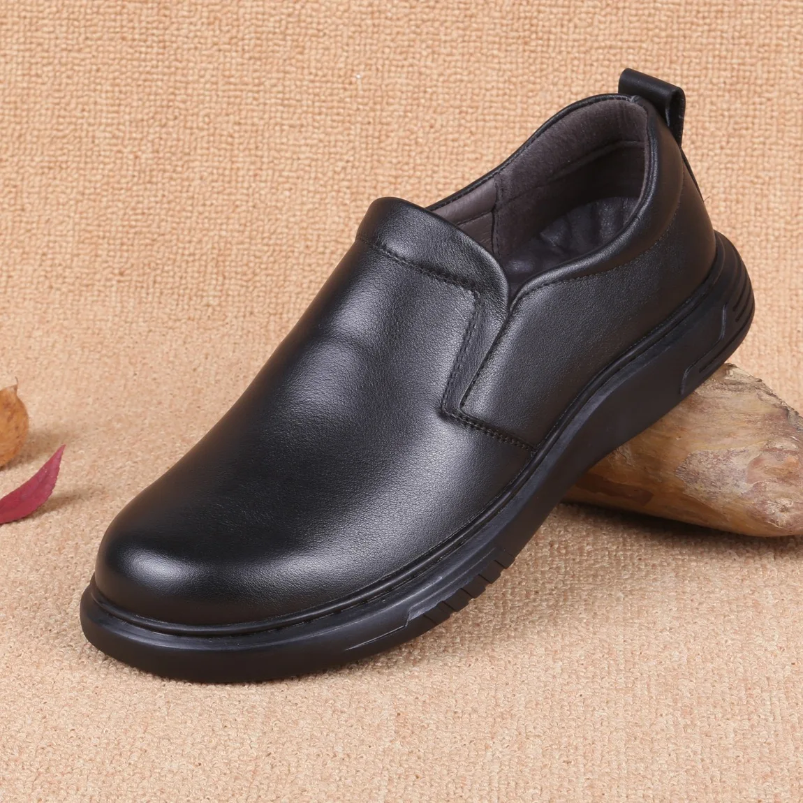 Мужские повседневные кожаные туфли-слипоны из натуральной кожи с широким носком, мягкие, износостойкие, нескользящие, удобные
Мужские повседневные кожаные туфли-слипоны из натуральной кожи с широким носком, мягкие, износостойкие, нескользящие, удобные