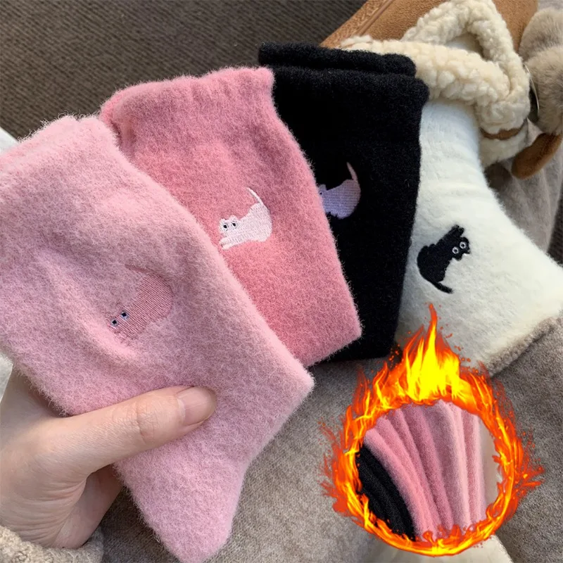 Cute Cat Plush Sock Winter Women Girls Thickened Warm White Middle Tube Socks Fashion Daily Soft Comfortable Sleep Floor Socks
Cute Cat Plush Sock Winter Women Girls Thickened Warm White Middle Tube Socks Fashion Daily Soft Comfortable Sleep Floor Socks