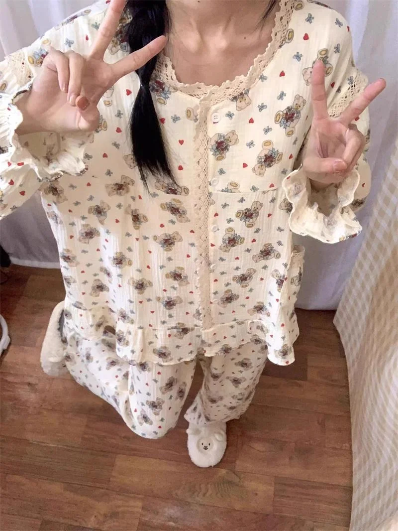 Korean Cartoon Bear Sleepwear Women's Spring Autumn Long Sleeve Cute Sweet Lace Home Clothes Two Piece Set Soft Polyester
Korean Cartoon Bear Sleepwear Women's Spring Autumn Long Sleeve Cute Sweet Lace Home Clothes Two Piece Set Soft Polyester