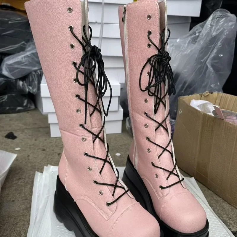 Высокие мотоциклетные ботинки в стиле панк, розовые, черные рыцарские ботинки на толстой подошве Y2K, женская обувь Spicy Girl, готические ботинки на шнуровке 
Высокие мотоциклетные ботинки в стиле панк, розовые, черные рыцарские ботинки на толстой подошве Y2K, женская обувь Spicy Girl, готические ботинки на шнуровке