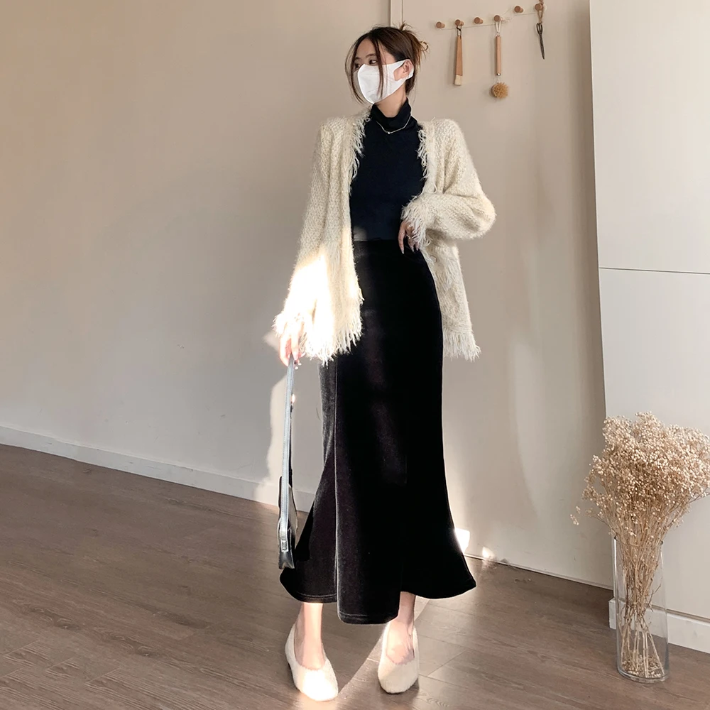 Velvet Thickened Fish Tail Skirt Velvet Half length Skirt Autumn/Winter Women's Bag Hip Skirt Mid length High Waist Skirt
Velvet Thickened Fish Tail Skirt Velvet Half length Skirt Autumn/Winter Women's Bag Hip Skirt Mid length High Waist Skirt