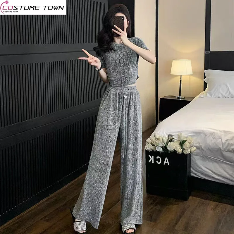 Spring and Summer New Sportswear Women's Fashion Shining Top+Wide Leg Pants Two Piece Set
Spring and Summer New Sportswear Women's Fashion Shining Top+Wide Leg Pants Two Piece Set