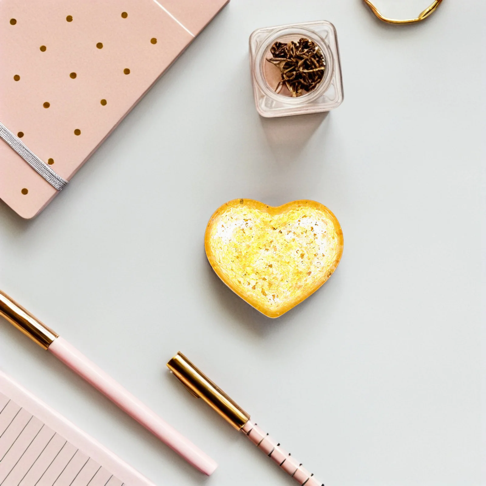 Crystal Gravel Holder Heart Shaped Resin Craft Unique Romantic Design Longlasting Decorative Item for Home Office
Crystal Gravel Holder Heart Shaped Resin Craft Unique Romantic Design Longlasting Decorative Item for Home Office