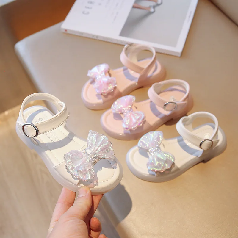 2023 Summer New Fashion Korean Style Soft Cute Versatile Bowtie Shiny Rhinestones Transparent Bear Sandals for Girls Party Shoes
2023 Summer New Fashion Korean Style Soft Cute Versatile Bowtie Shiny Rhinestones Transparent Bear Sandals for Girls Party Shoes