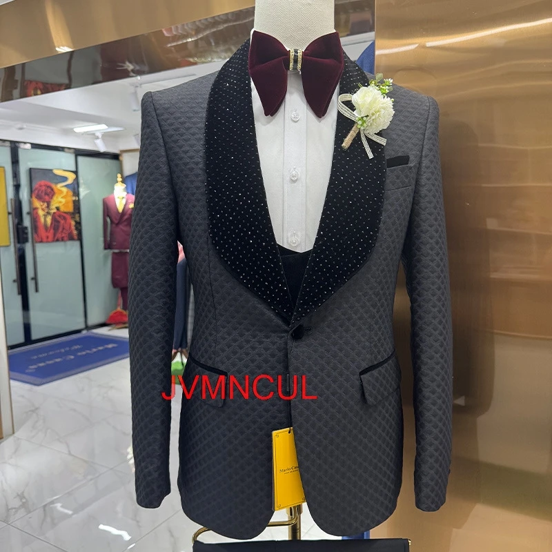 Men Suit Slim Fit Solid Color 3 Piece Blazer Vest Pants Wedding Groom Business Party Host Formal Elegant Outfit Clothing Set
Men Suit Slim Fit Solid Color 3 Piece Blazer Vest Pants Wedding Groom Business Party Host Formal Elegant Outfit Clothing Set