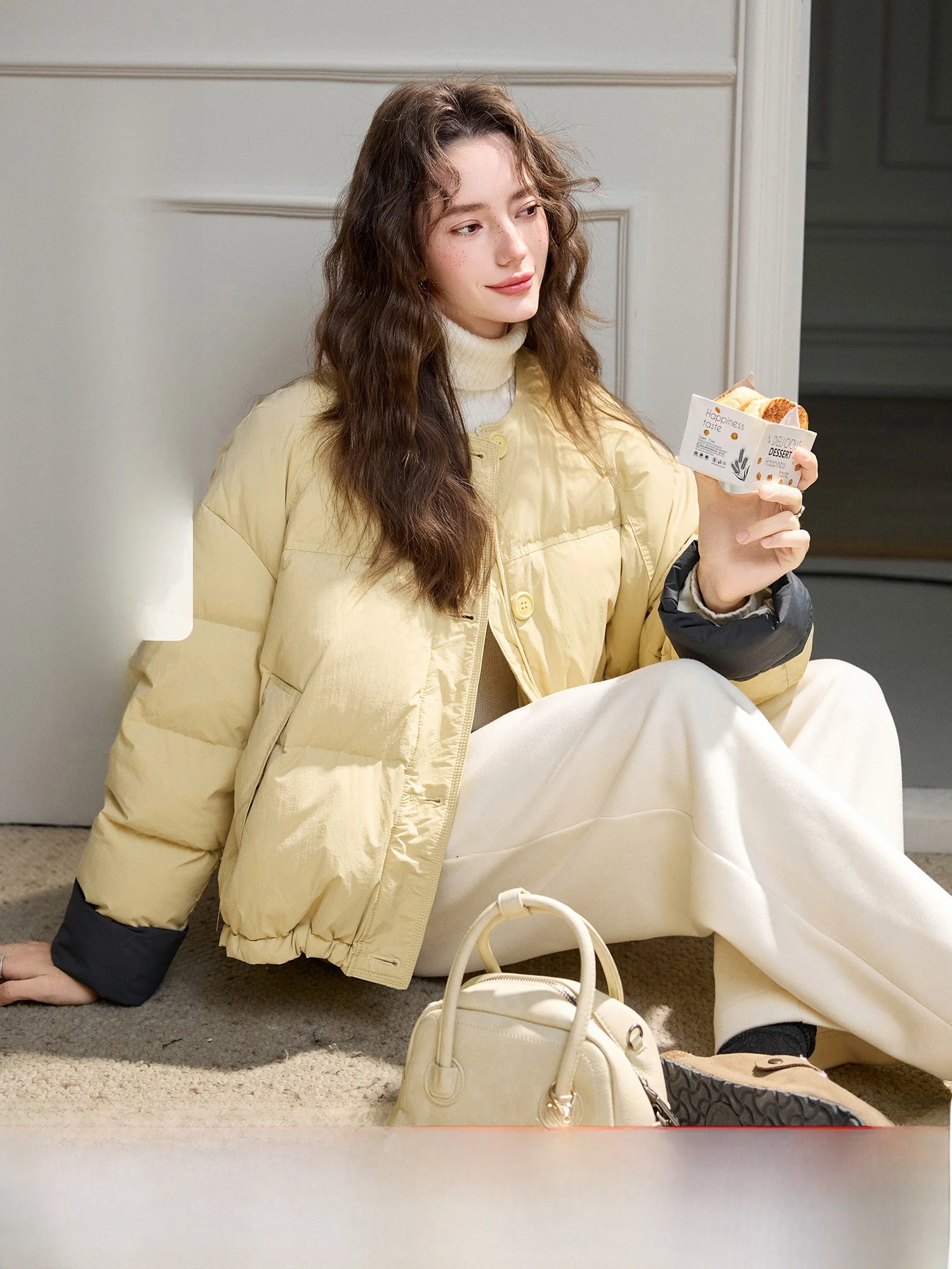 Теплая пуховая куртка-пуховик с высоким содержанием пуха, нейлоновая, повседневная, для города, с круглым вырезом, с длинными рукавами
Теплая пуховая куртка-пуховик с высоким содержанием пуха, нейлоновая, повседневная, для города, с круглым вырезом, с длинными рукавами