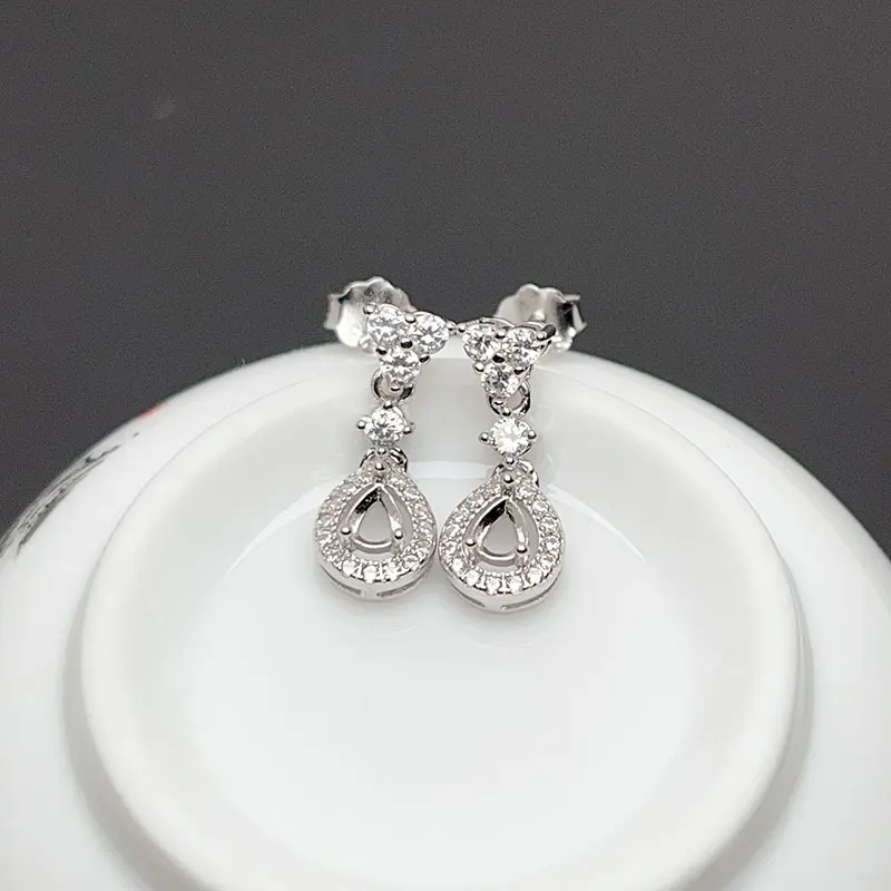 Hotsale 925 Silver Stud Earrings Setting 3*4mm Gemstone Earrings Diy Supplier High Quality 18k Gold Plating Jewelry Finding
Hotsale 925 Silver Stud Earrings Setting 3*4mm Gemstone Earrings Diy Supplier High Quality 18k Gold Plating Jewelry Finding